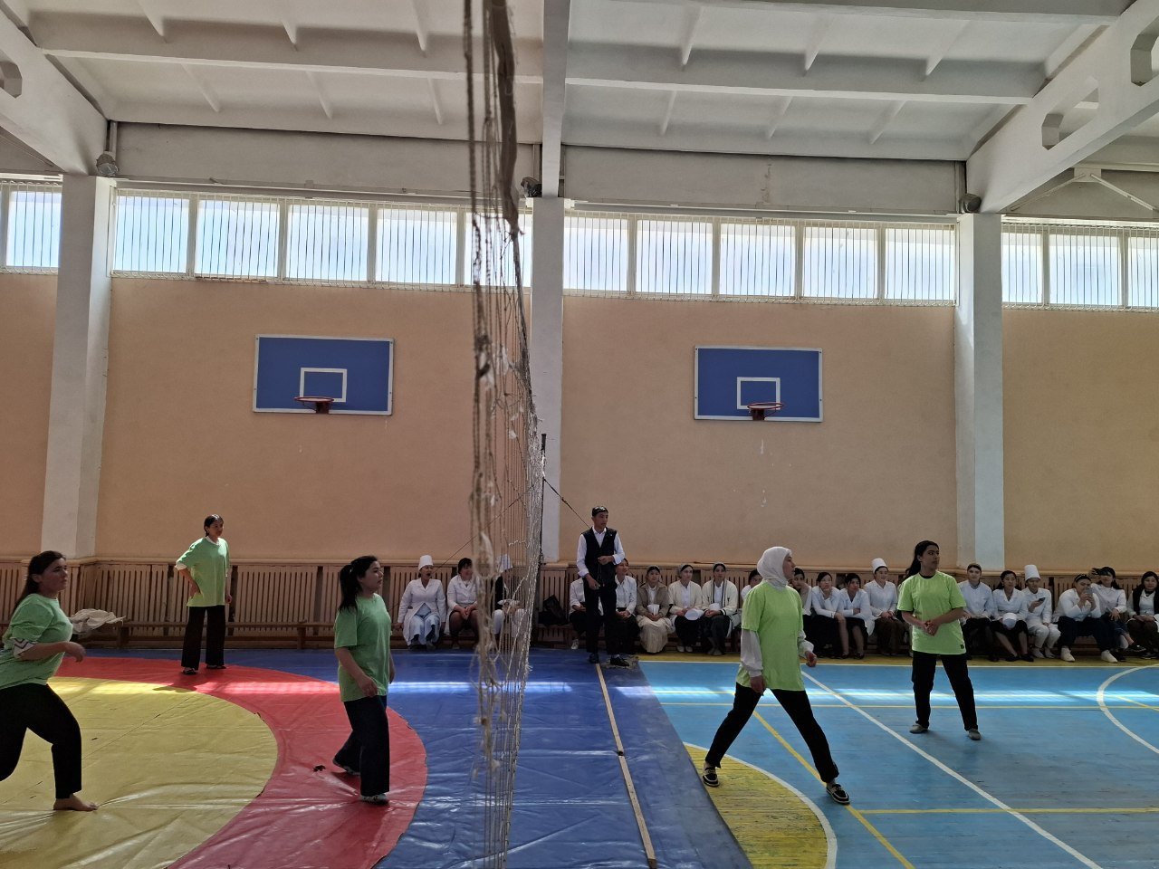 Sohibqiron Amur Temur tavalludiga bag'ishlab o'tkazilgan valeyboll musobaqasi.