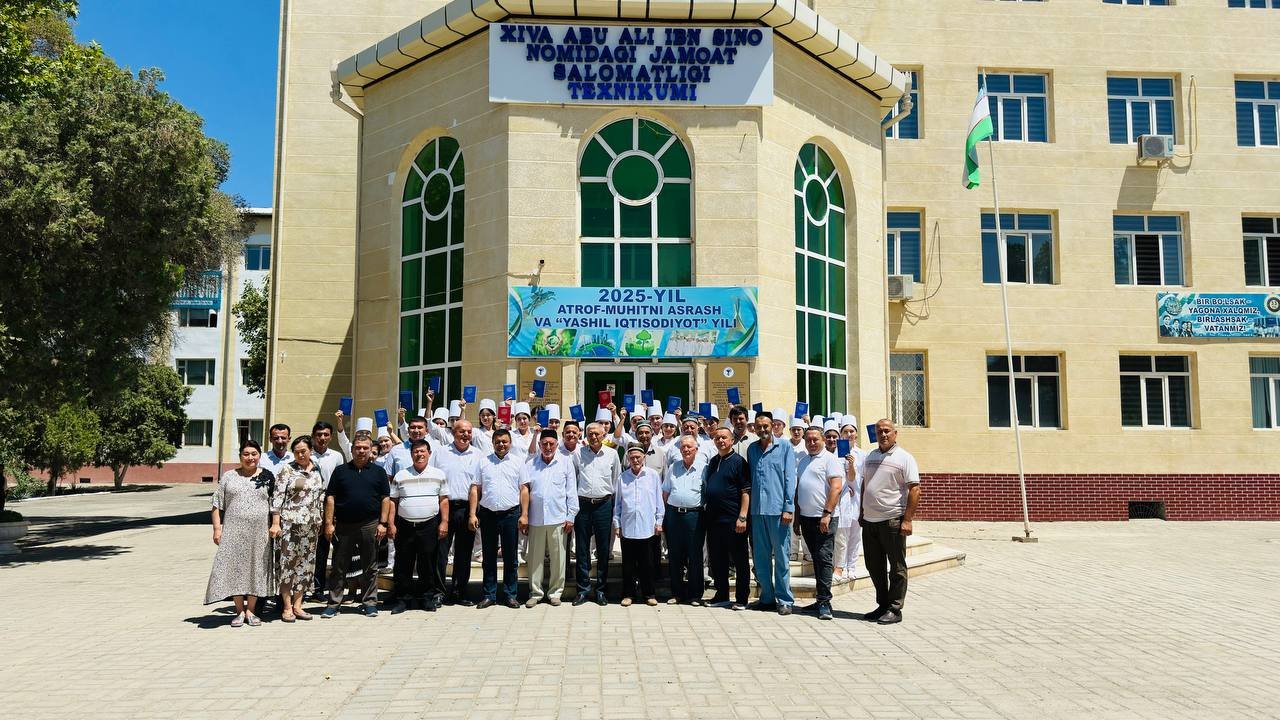 Xiva Abu Ali ibn Sino nomidagi jamoat salomatligi texnikumi bitiruvchilariga diplom topshirish tadbiri.
