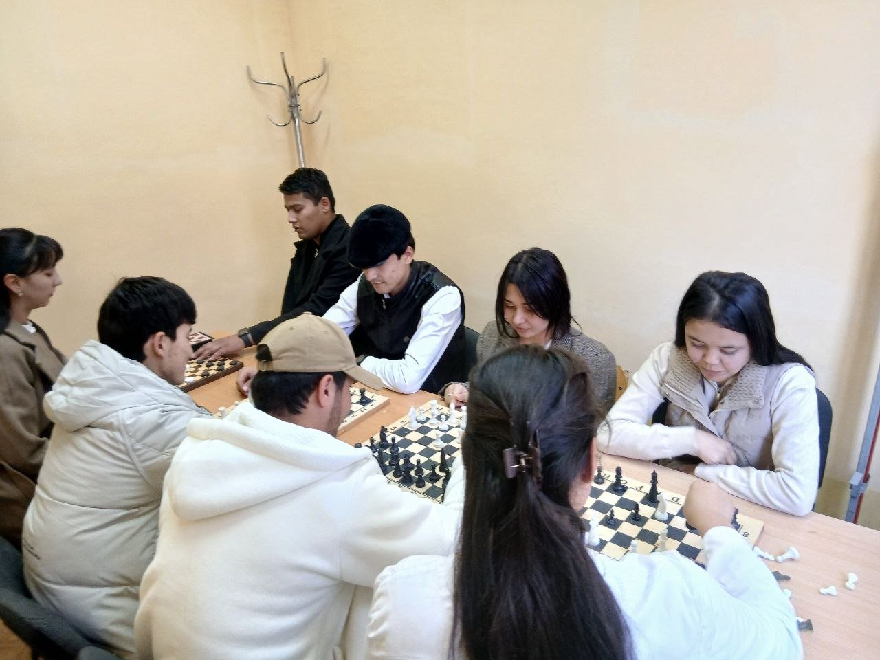 Texnikumda shaxmat shashka musobaqasi bo`lib o`tdi