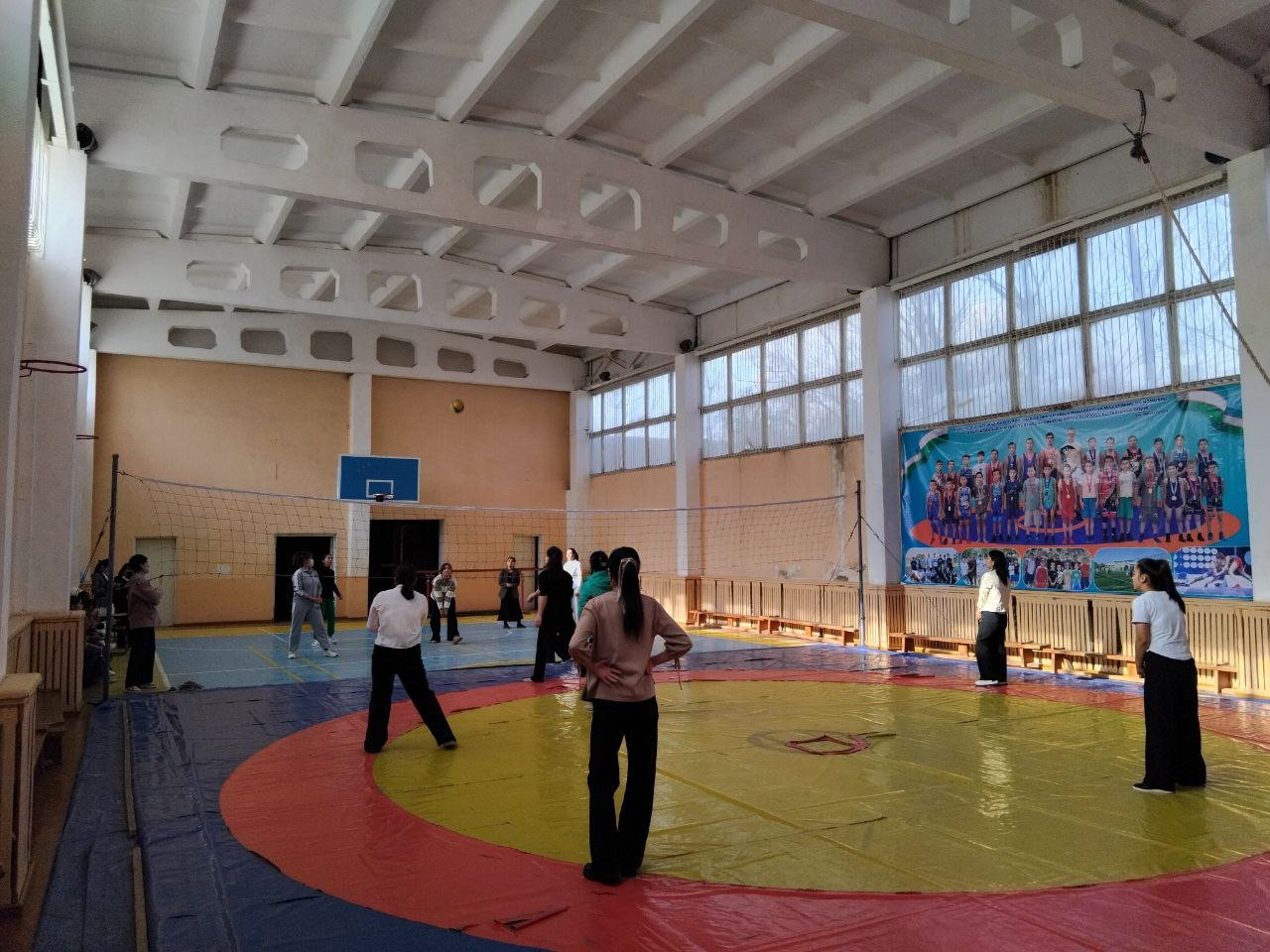Texnikumda voleybol musobaqasi bo`lib o`tdi.